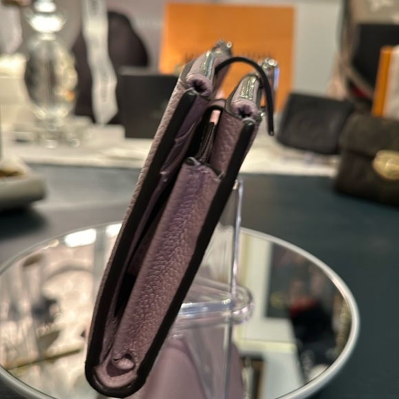 Authentic Michael Kors Women’s Leather Wallet, NWOT Pale Lilac, Silver H… - Picture 3 of 16
